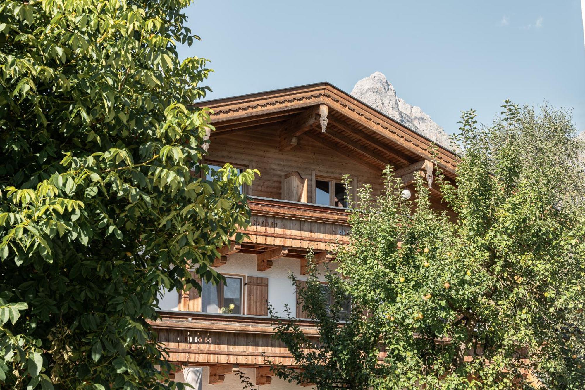 Bewegte Berge Apartments Saalfelden Exterior photo